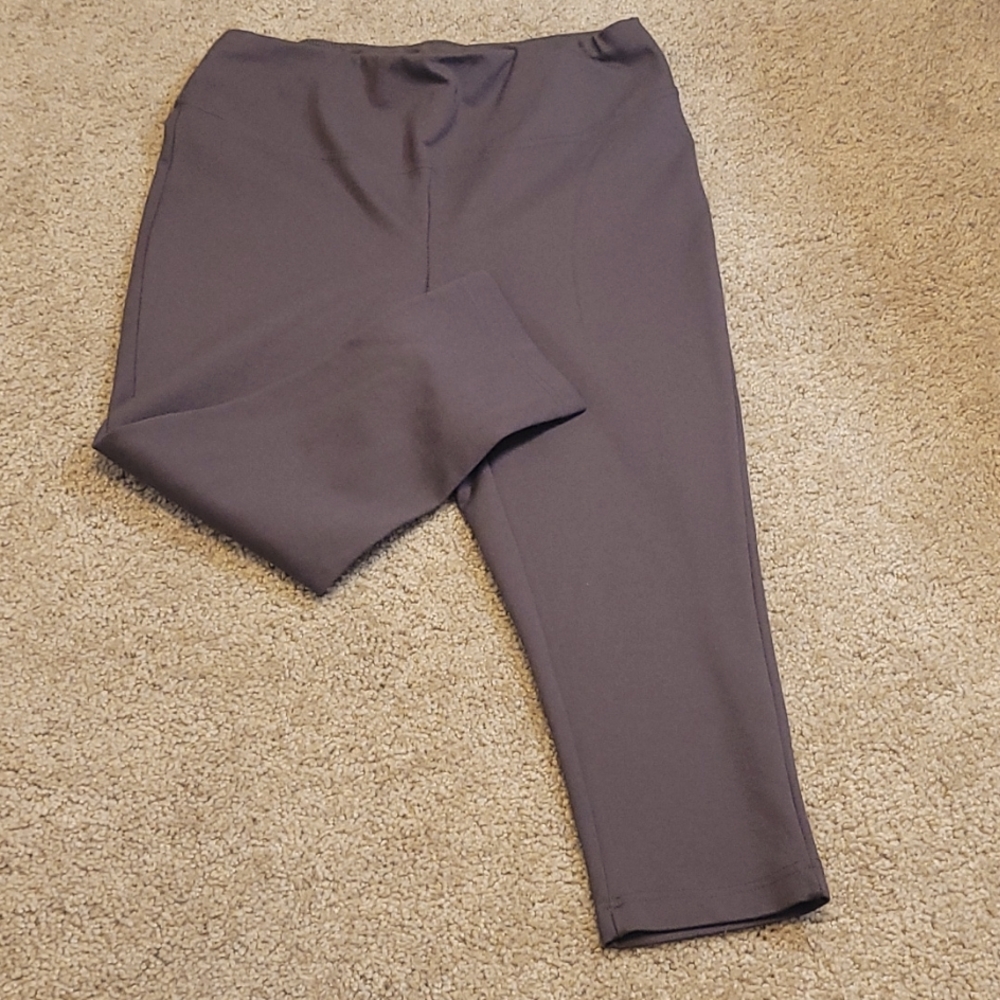 Pull on stretchy cropped heavy leggings